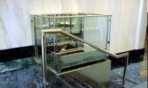 v1504 Wheelchair Lift